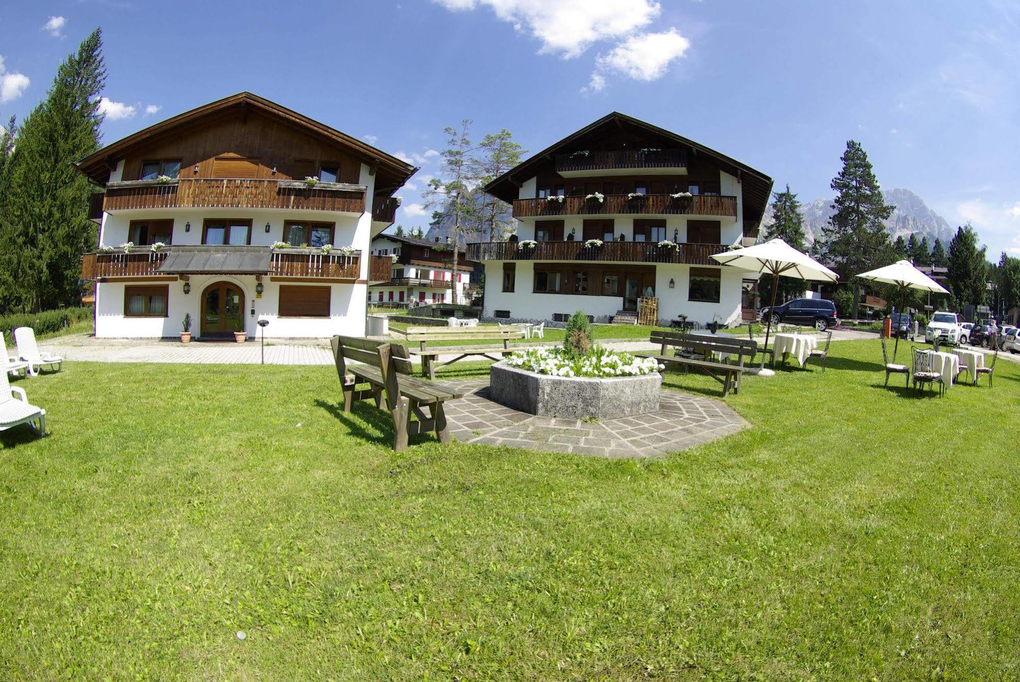 Hotel Capannina Cortina dʼAmpezzo Zewnętrze zdjęcie