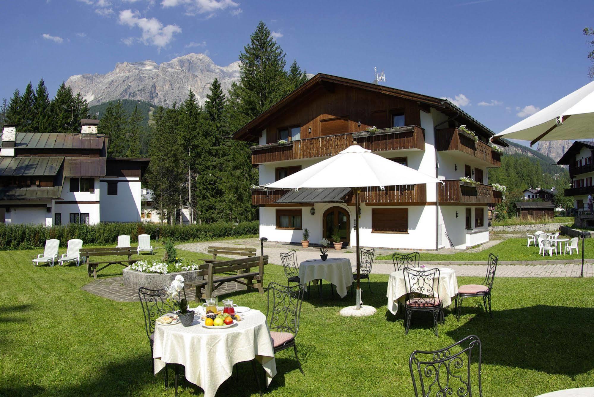 Hotel Capannina Cortina dʼAmpezzo Zewnętrze zdjęcie